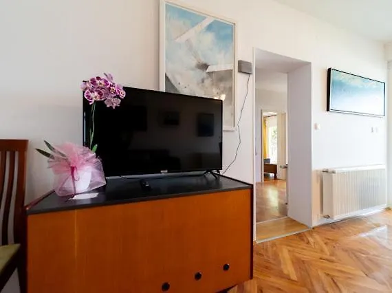 펜션 Fia 70S Beach Apartment 라브 크로아티아