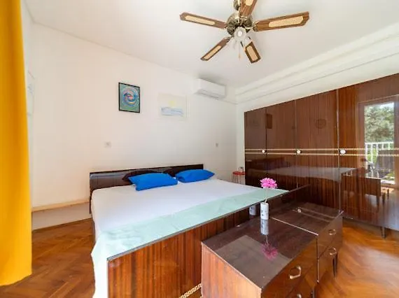 Fia 70S Beach Apartment 라브 펜션